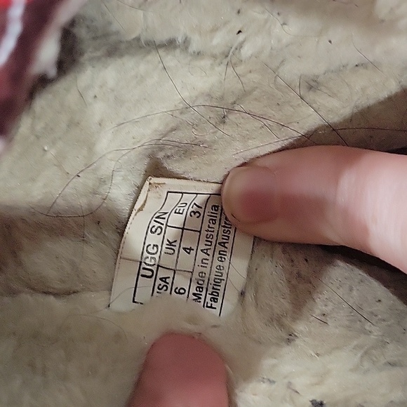 UGG Tan Size 6  Slippers - Picture 6 of 6